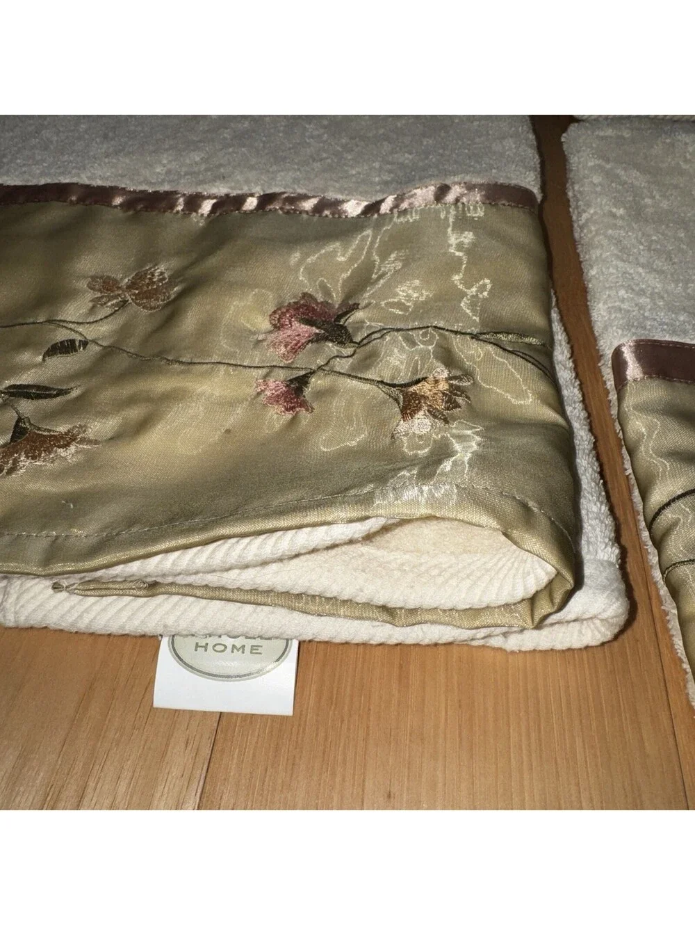 NOS Whole Home Bath Towel Set Floral Embroidered 5-piece Ivory Green Cotton